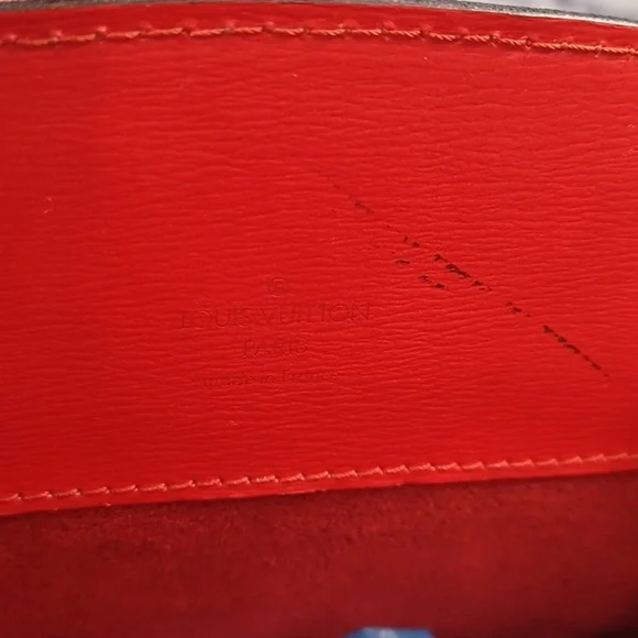 Louis Vuitton Cluny Red Epi Leather Shoulder Bag - Picture 9 of 16